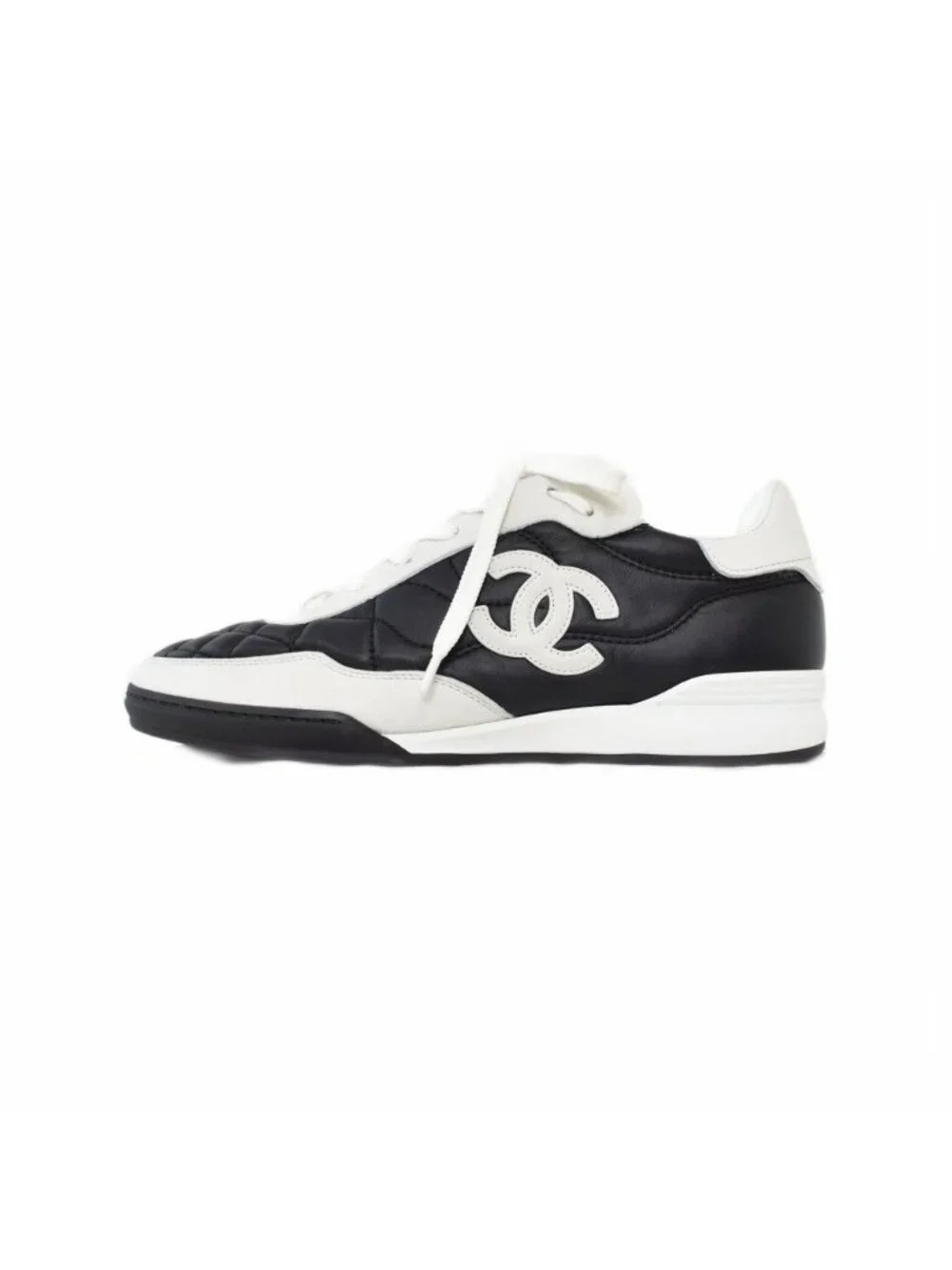 Chanel Quilted CC Logo Low-Cut Sneakers Black